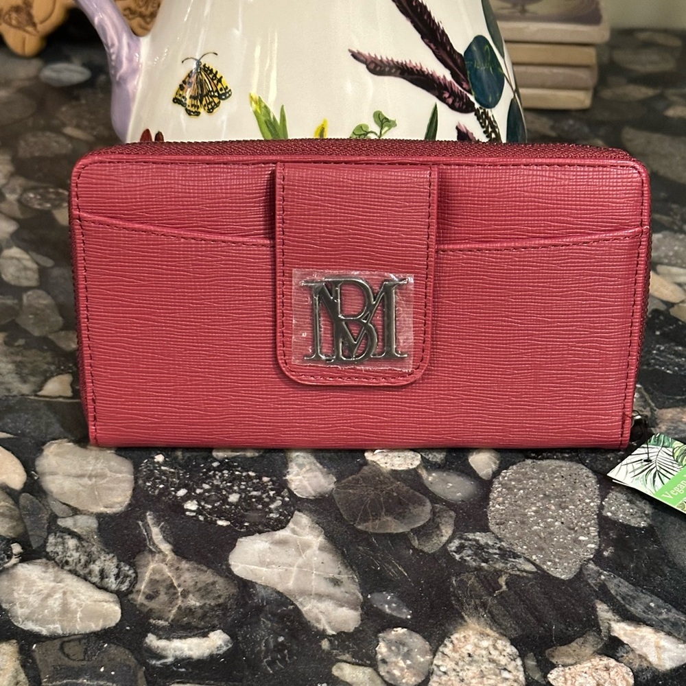 BADGLEY MISCHKA women’s PURSE WITH FLAP POCKET